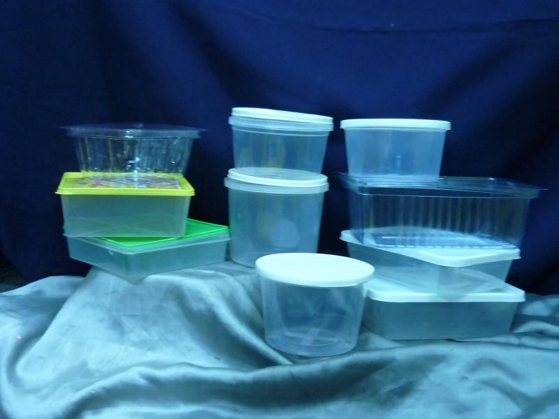 set of containers for packing dates/halwa/farsan